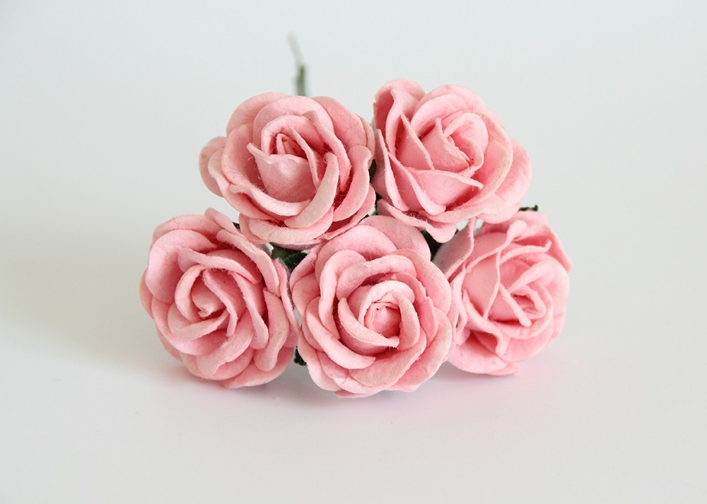 Макси-розы с закругленными лепестками розовоперсиковые 1 шт.