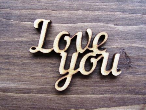 Деревянное украшение "Love you"